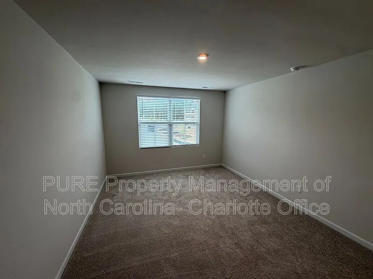 5945 Granbury Dr — Photo 20