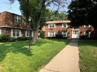 100 Stanton Ln, Irondequoit, NY 14617