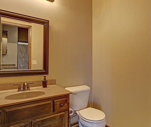 5th image of 18675 Nina St