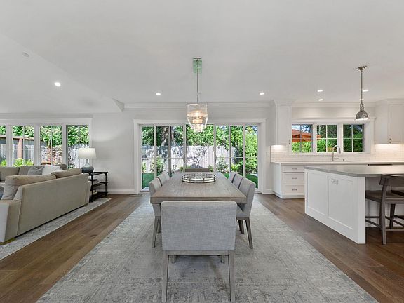 4th image of 2040 Nassau Dr