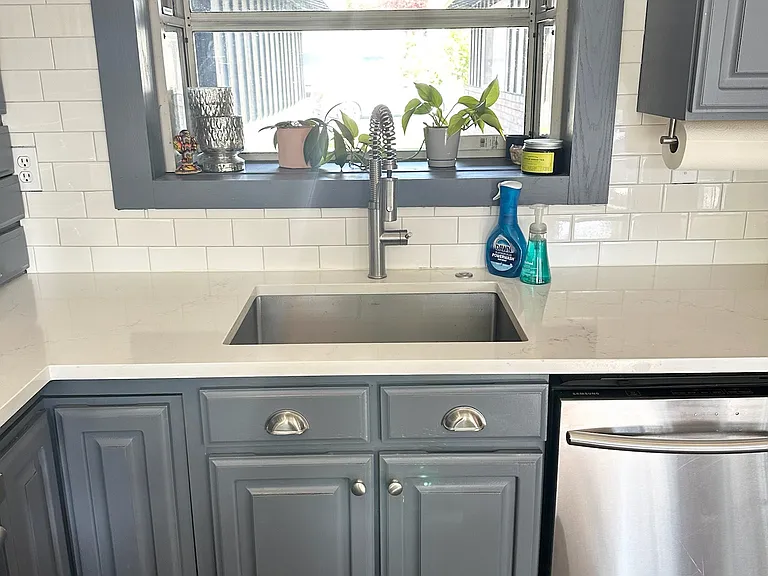 Kitchen sink/window