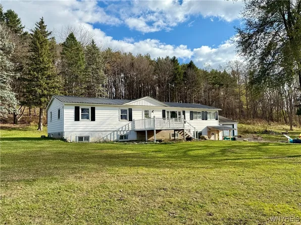 7189 Big Tree Rd, Pavilion, NY 14525