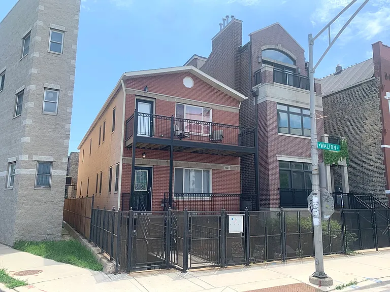 1327 W Walton St #2 — Photo 1