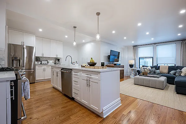 Rented by Rita S Citrin, LREB | media 3