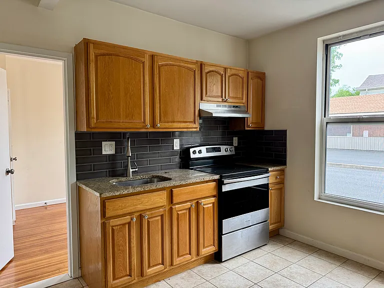 62 W Bridge St #3 — Photo 9