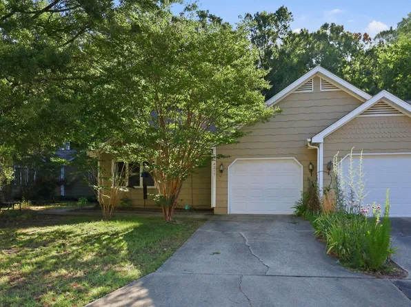 4217 Pin Oak Dr, Durham, NC 27707