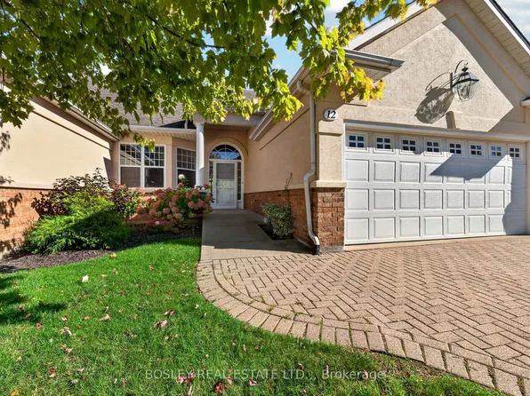 58 Glendale Ave #12, Saint Catharines, ON L2T 2J3