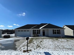 909 Lakeway Dr, Labadie, MO 63055