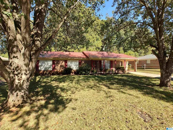 908 7th Pl, Sylacauga, AL 35150