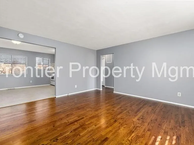 9310 Shirley Gardens Dr — Photo 7