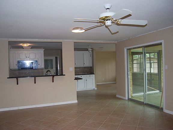 3rd image of 610 Camille Dr