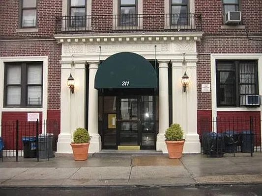 Rented by The Dermot Realty Management Company | media 8