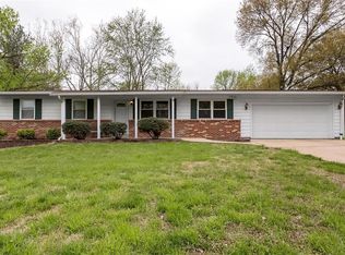 5515 Perigord Dr, Saint Louis, MO 63129