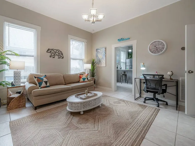 306 W Park Ave #B — Photo 4
