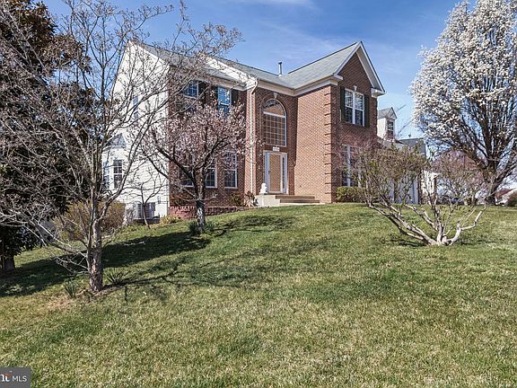 3rd image of 17550 Wayside Dr