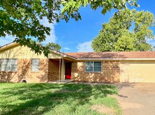 1100 Mills Ave, Dumas, TX 79029