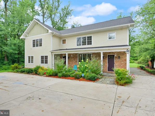 5104 Birch Ln, Annandale, VA 22003