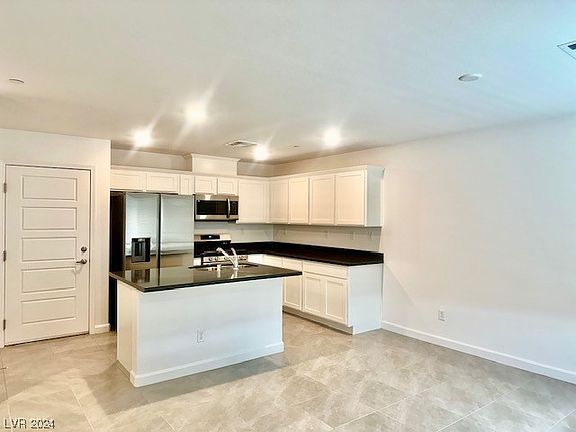 2nd image of 3525 Grecian Queen Ave