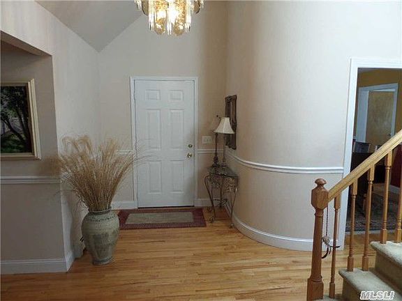 5th image of 16 Sunwood Dr