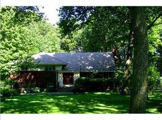 406 Lewelen Cir, Englewood, NJ 07631