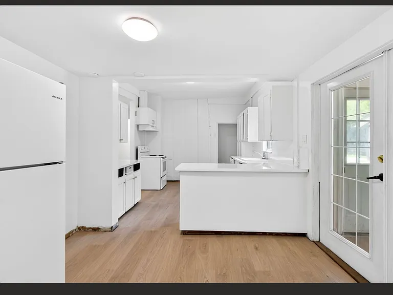 12822 229th St — Photo 11