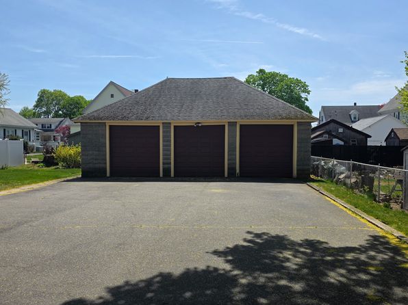 110 Whittenton St APT 1, Taunton, MA 02780