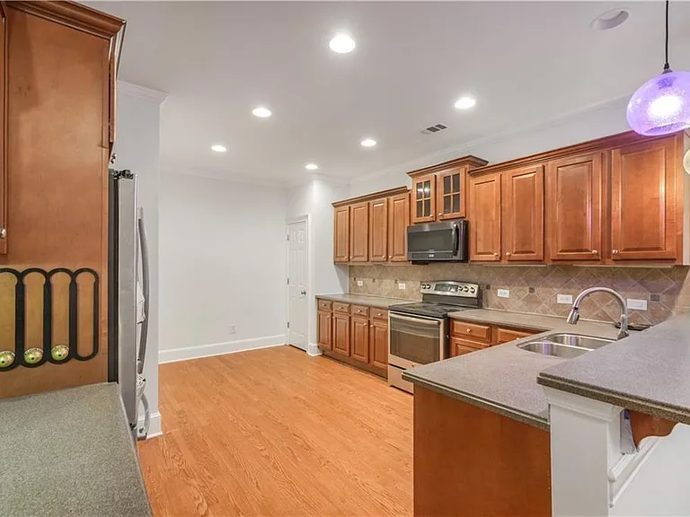 3405 Regent Pl SW — Photo 5