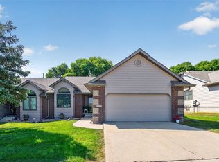 1218 8th St SE, Altoona, IA 50009
