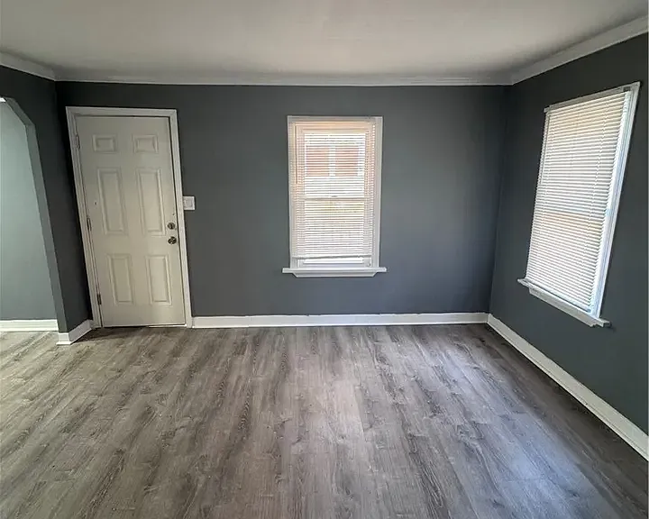 1563 Maplegrove Rd — Photo 5