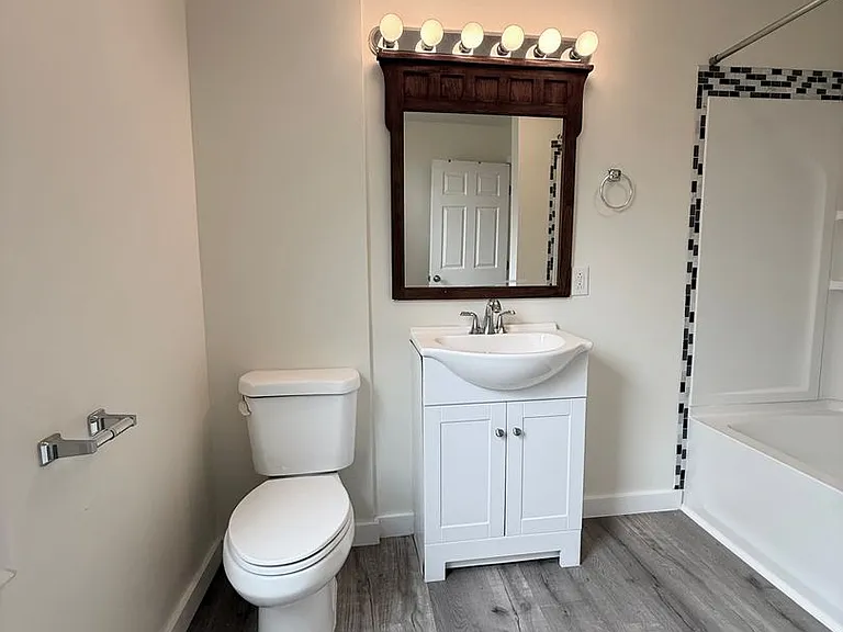 10 Exeter St #2 — Photo 19