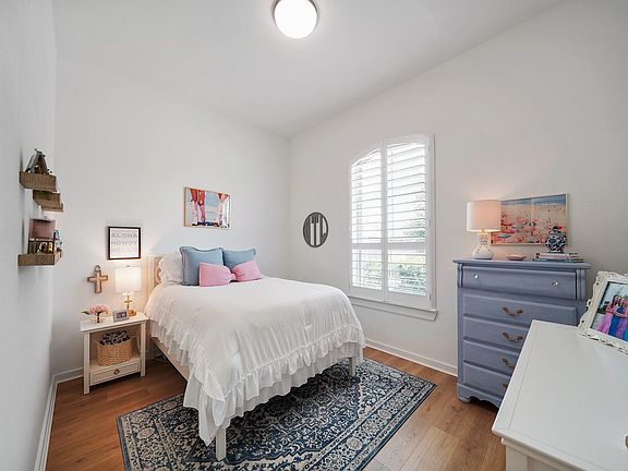 5th image of 30614 Hawthorn Glen Ct