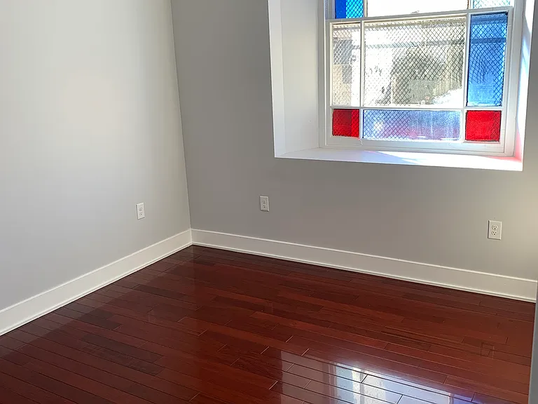 302 Richmond St #5 — Photo 14