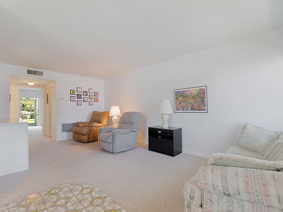 4th image of 2840 Cynthia Lane #101