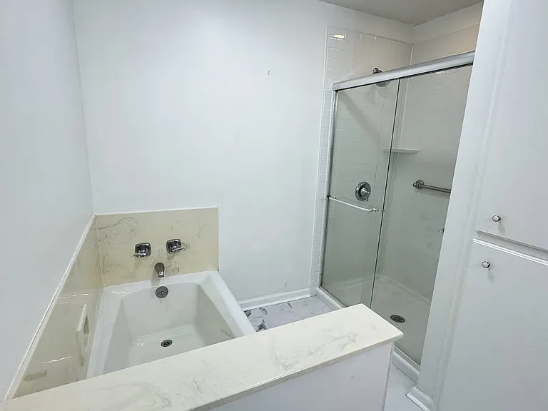 102 River Oaks Dr — Photo 17