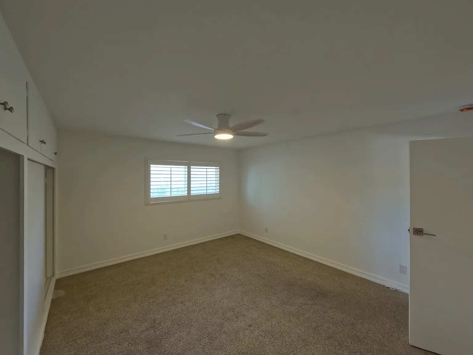 255 W La Verne Ave — Photo 3