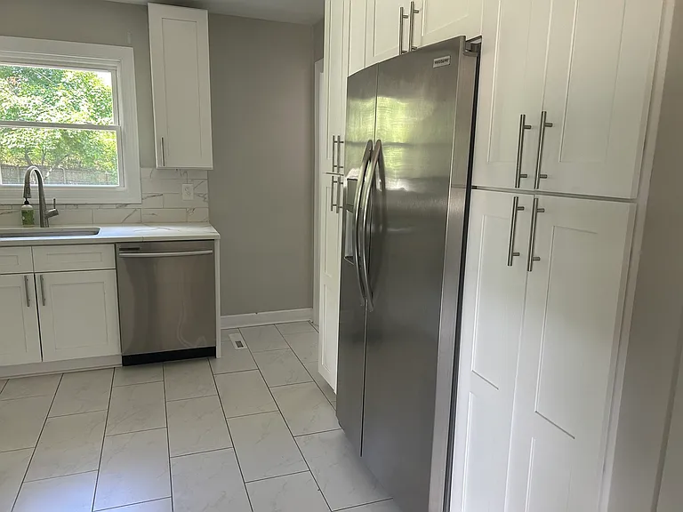 3940 Forest Ave — Photo 8
