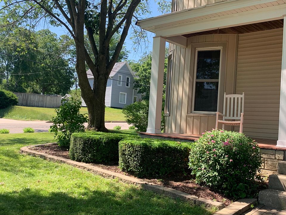 418 W Fountain St, Dodgeville, WI 53533 Zillow