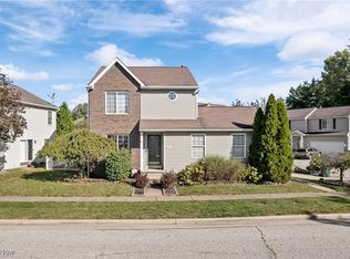 1090 Reeves Ct, Akron, OH 44312