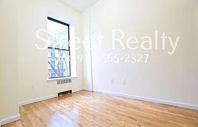 Rented by Street Realty Brokerage LLC