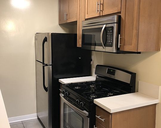 2nd image of 3753 S Barrington Ave APT 16