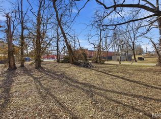 W 1st St, Trenton, IL 62293