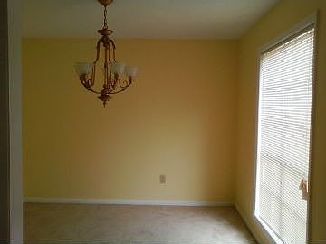 3rd image of 3167 Hardin Ct