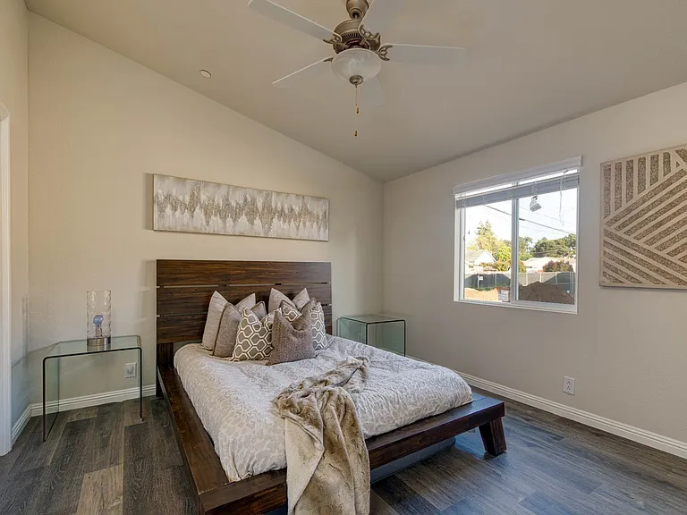 Remodeled Modern 3 Bed/2 Bath National City — Photo 9