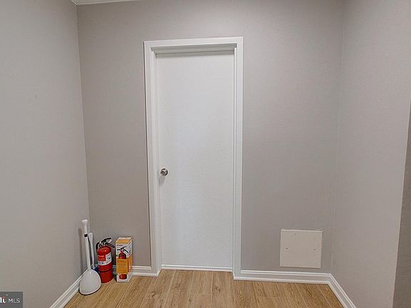 3rd image of 5225 Pooks Hill Rd APT 1005S