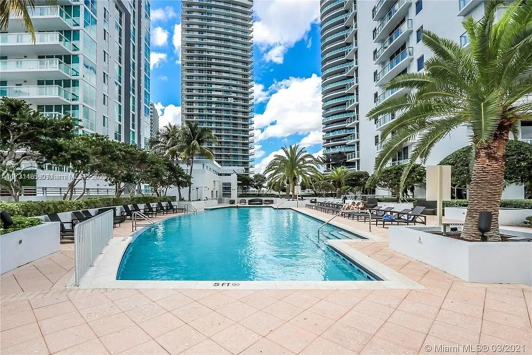 1 bed, 945 sqft, $3,100 — Photo 2