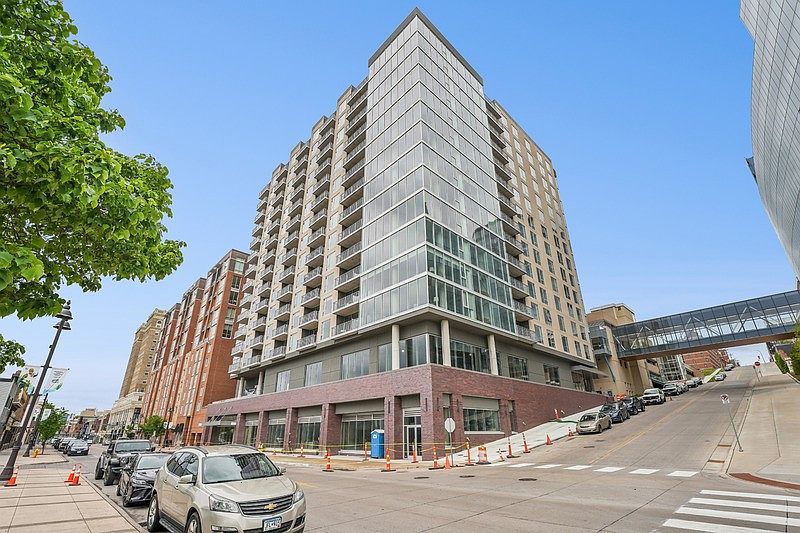 1st image of 333 E Superior St #809