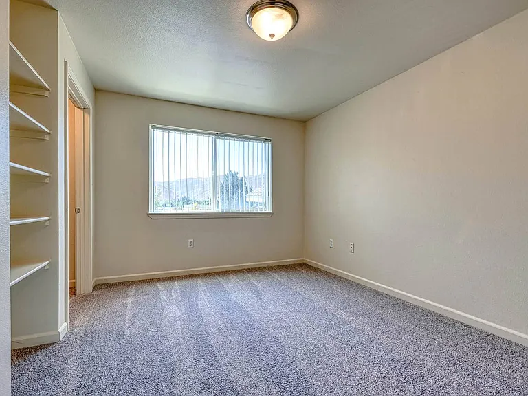 Balmoral Apartments — Photo 19