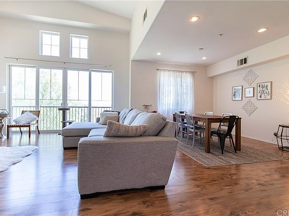 4th image of 5702 Como Cir