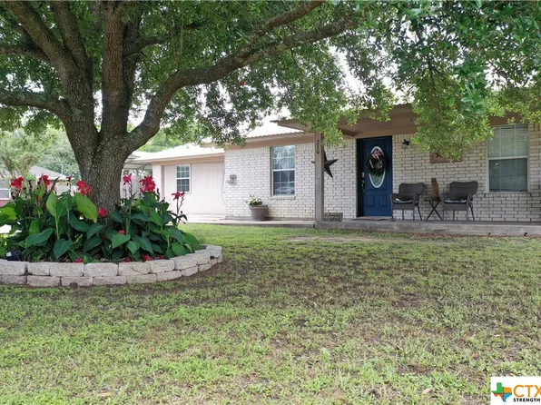 250 S Wharton St, Louise, TX 77455