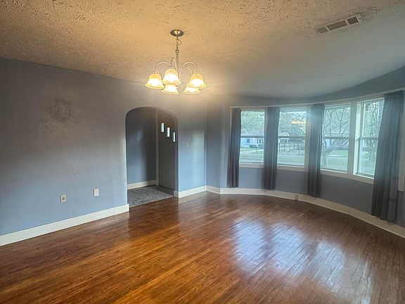 3rd image of 3126 27th St